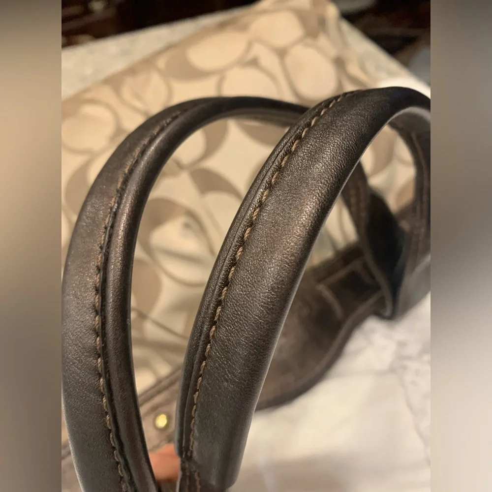 Coach Garnet Signature Sateen handbag (2009) - Picture 4 of 15